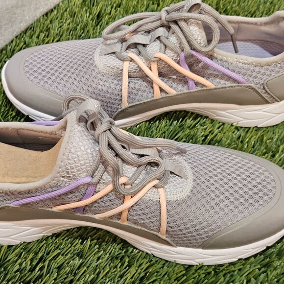Vionic Zeliya Gray Women’s Sneakers – Size 9 – New in Box 🌸 - Picture 2 of 7